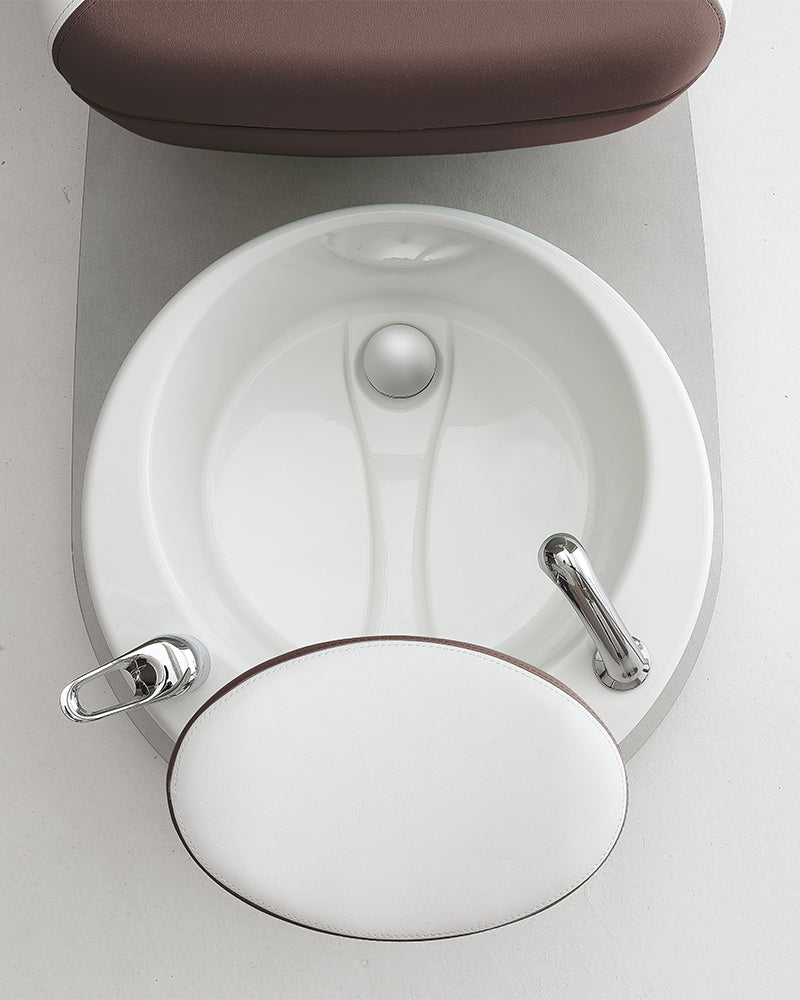 Edge - Cadeira de pedicure castanha e branca - Banho de pés incorporado
